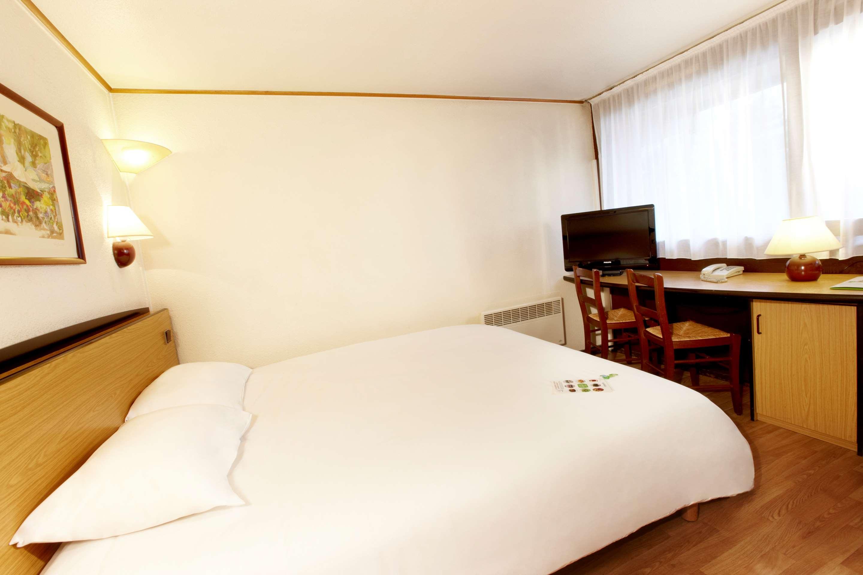 Campanile Grenoble Sud - Seyssins Hotel Exterior foto